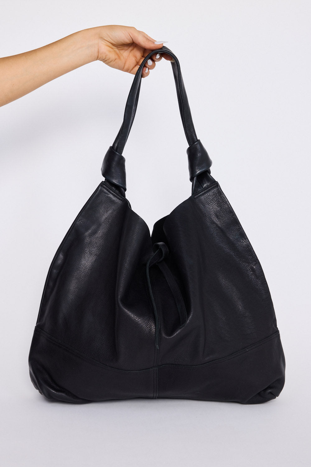 Lina Bag - Black bag in black with slouch silhouette, alternate view on white background